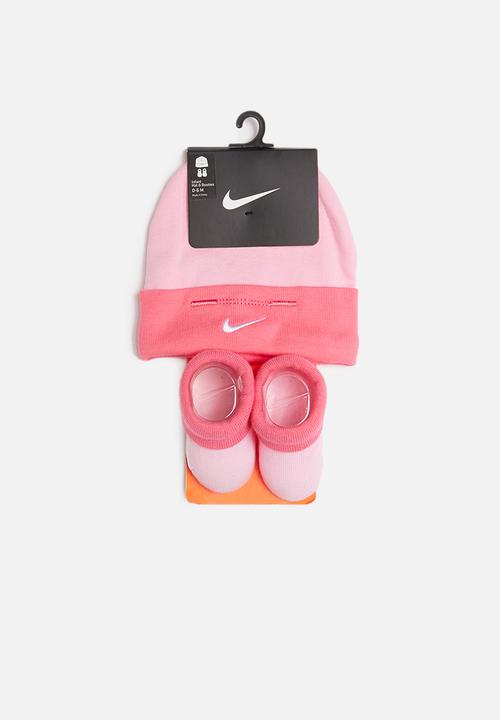 Nike - Simple swoosh hat & bootie - pink 