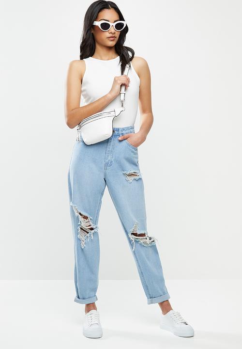 Missguided - Petite riot high waist roll hem mom jean - light blue