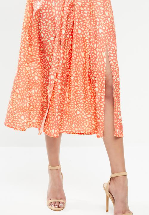 Glamorous - Petite Printed heart midi split skirt - coral & yellow