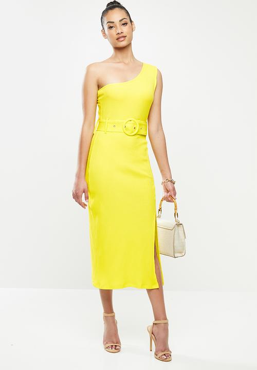 Glamorous - Petite one shoulder belted midi - yellow