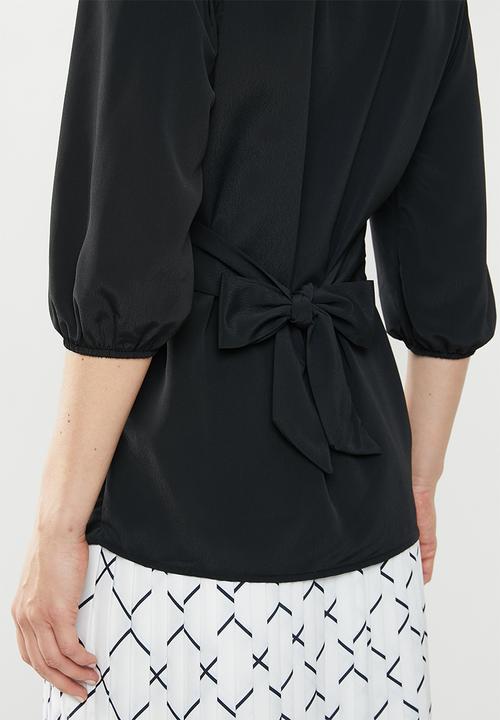 edit - 3/4 Sleeve button down waisted blouse - black 