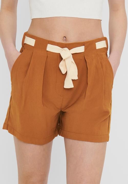 Jacqueline de Yong - Tomika belt shorts - brown