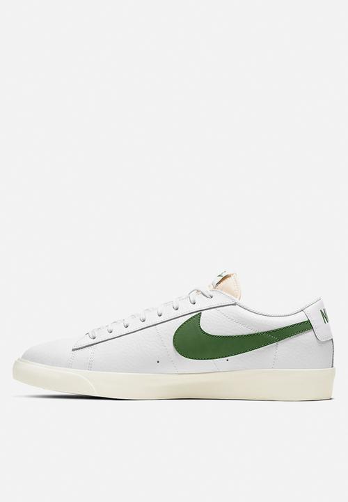Nike - Blazer low leather - white / forest green-sail