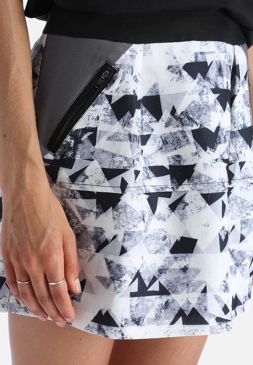 Y.A.S - Reflect Skirt