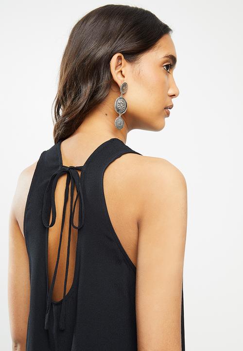 Glamorous - Tie back sleeveless shift dress - black