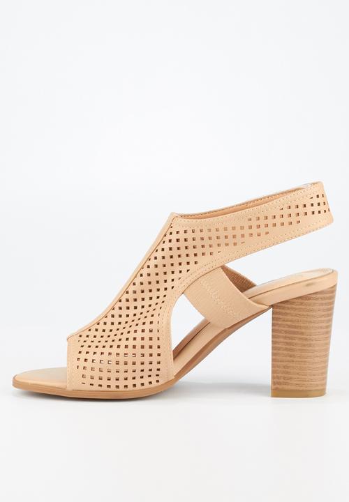 Butterfly Feet - Dutch heel - beige