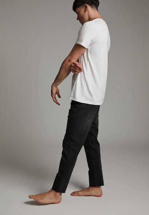 Cotton On - Raw crop jean - raven black
