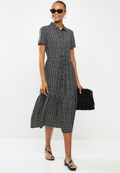 edit - Short sleeve collar tiered shirt dress - black 