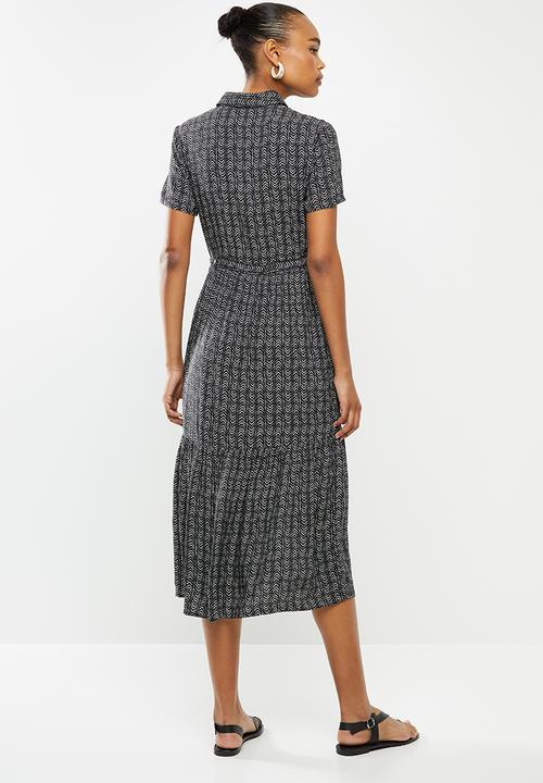 edit - Short sleeve collar tiered shirt dress - black 