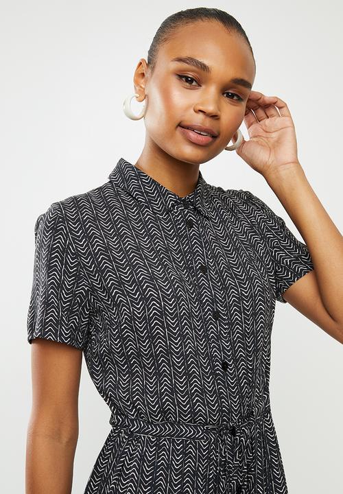 edit - Short sleeve collar tiered shirt dress - black 
