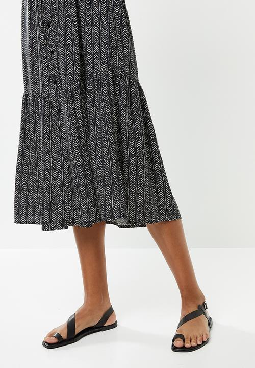 edit - Short sleeve collar tiered shirt dress - black 