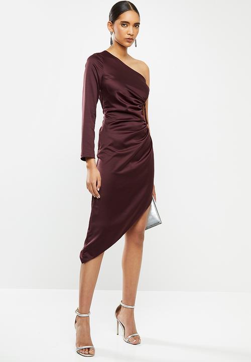 Glamorous - Sateen one shoulder with open side - plum