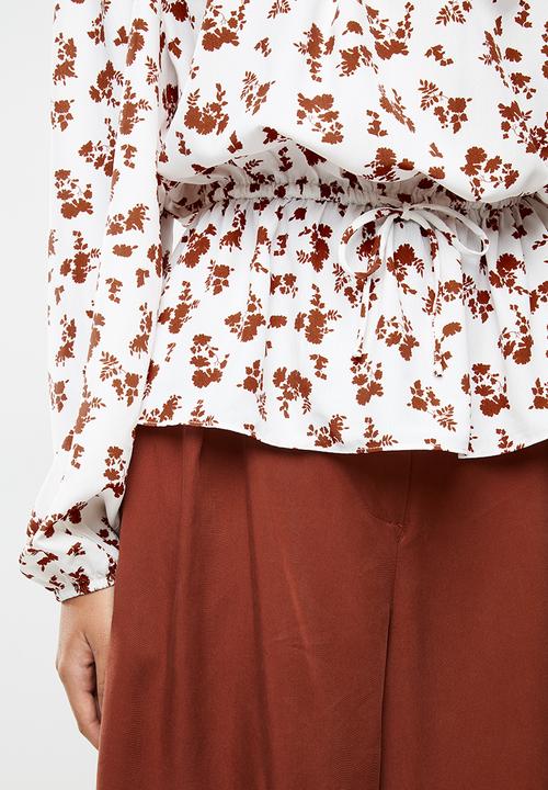 Glamorous - Bardot sleeve blouse- white floral