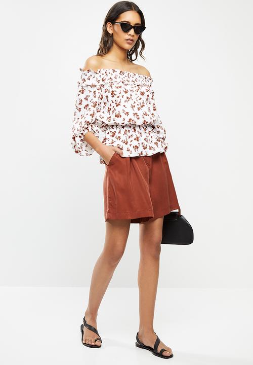 Glamorous - Bardot sleeve blouse- white floral