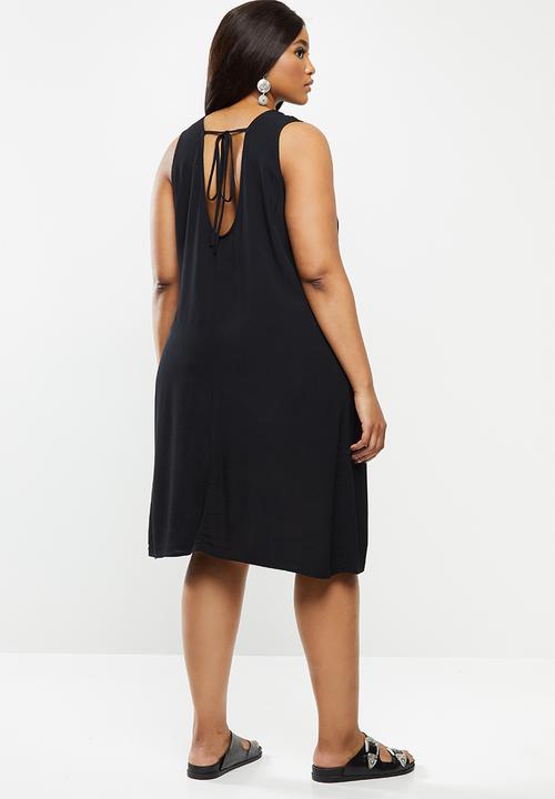 Glamorous - Plus tie back sleeveless shift dress - black