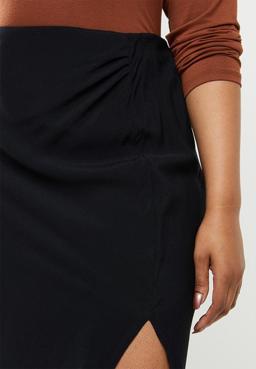 Glamorous - Plus high waisted midi skirt with split - black