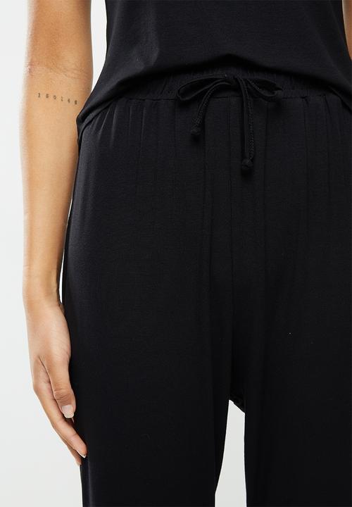 Superbalist - Vest & drop crotch pants set - black