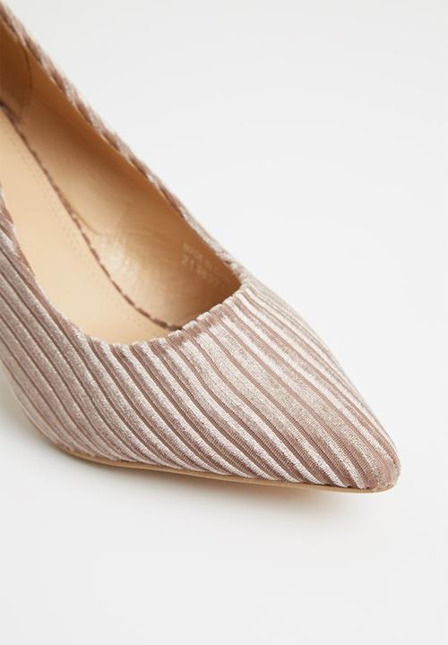 Dolce Vita - Nevada court heel - neutral