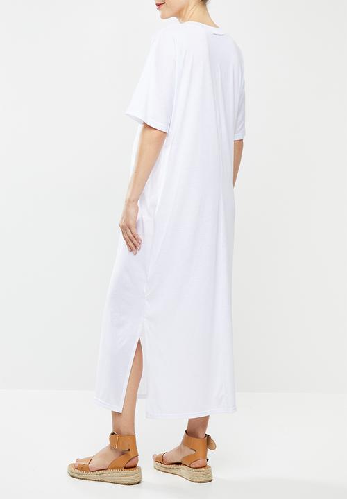 Superbalist - Maternity maxi crew neck T-shirt dress - white