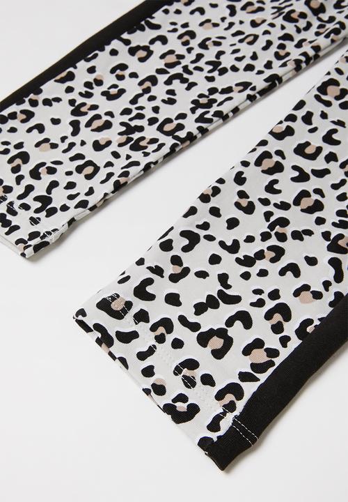 PUMA - Classics graphics leggings - grey
