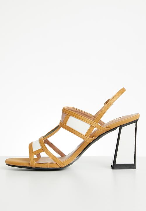 Footwork - Bass heel - mustard