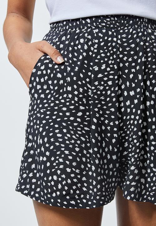 Superbalist - Pull on shorts - black & white
