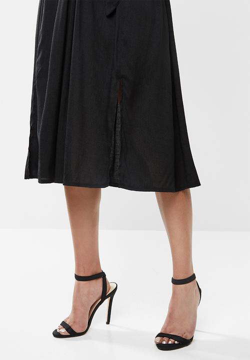 Glamorous - Petite deep v tie front midi dress - black