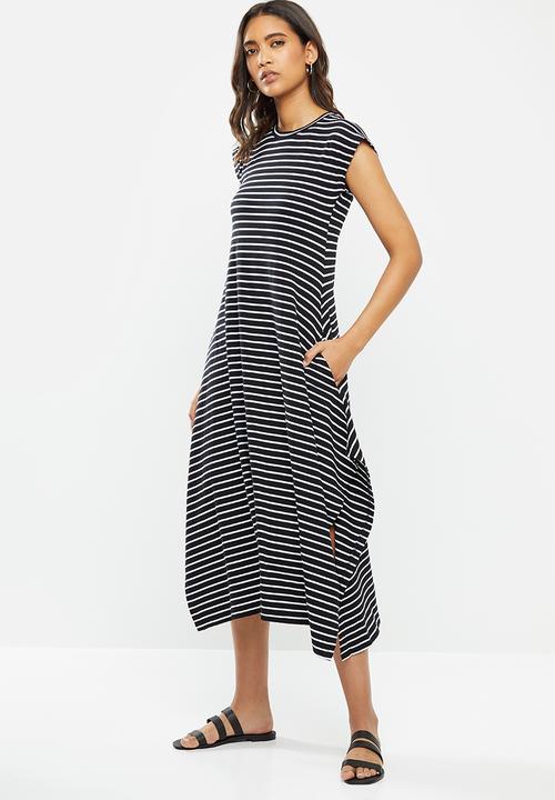 Me&B - Easy knit hanky dress - black & white 