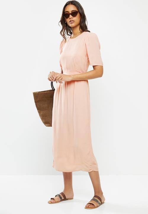 Glamorous - Short sleeved fitted midi - pale pink
