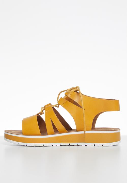 Plum - Ladonna sandal - yellow