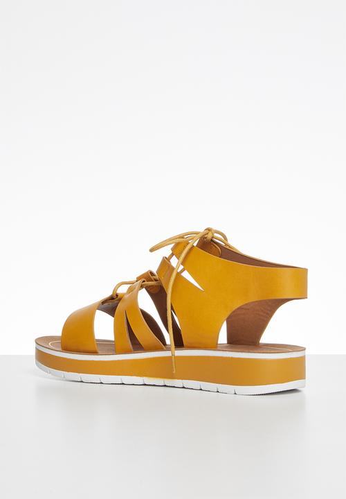 Plum - Ladonna sandal - yellow