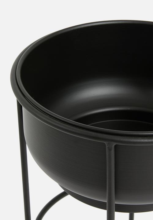 H&S - Tall standing planter - black