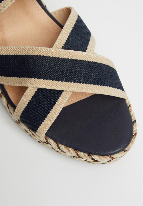 Plum - Toula wedge - navy