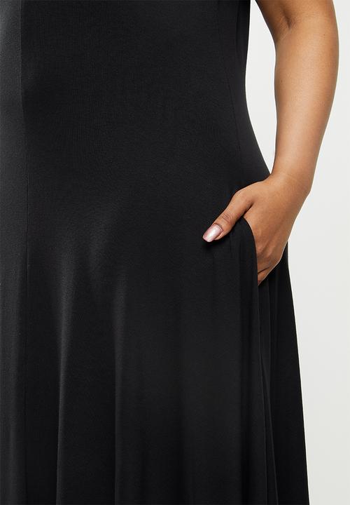 Me&B - Plus easy knit hanky dress - black