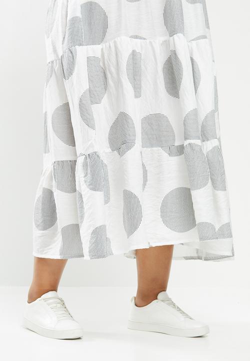 Me&B - Plus spot tiered dress - white & black
