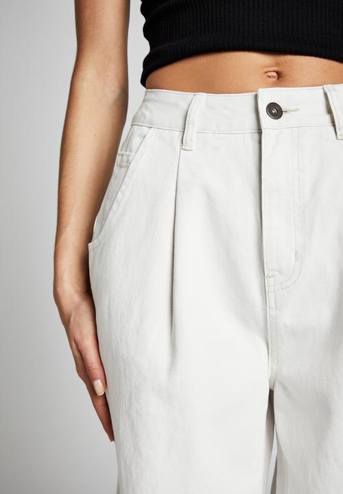 Cotton On - Slouch mom jean - white haven pleat