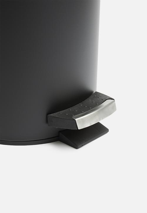 Bathroom Solutions - Powder coated pedal bin - black
