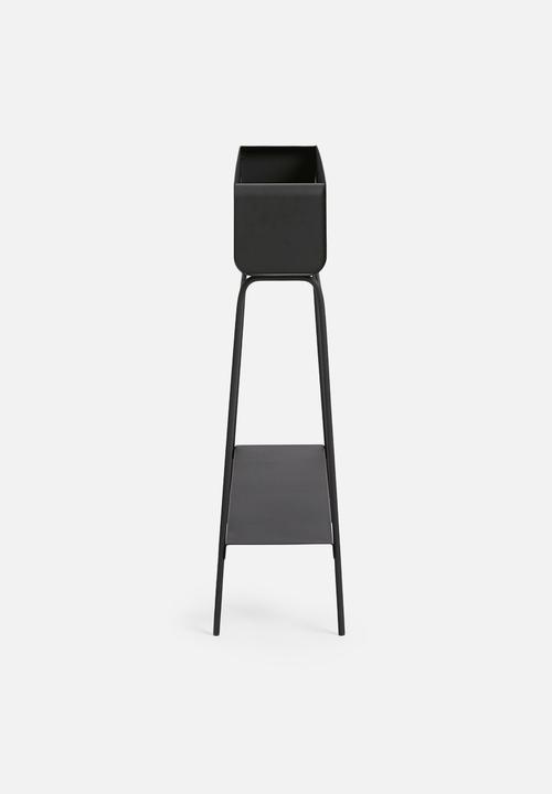 Emerging Creatives - Ava barrel planter with shelf - black
