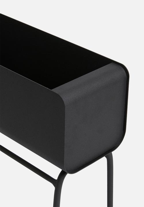Emerging Creatives - Ava barrel planter with shelf - black
