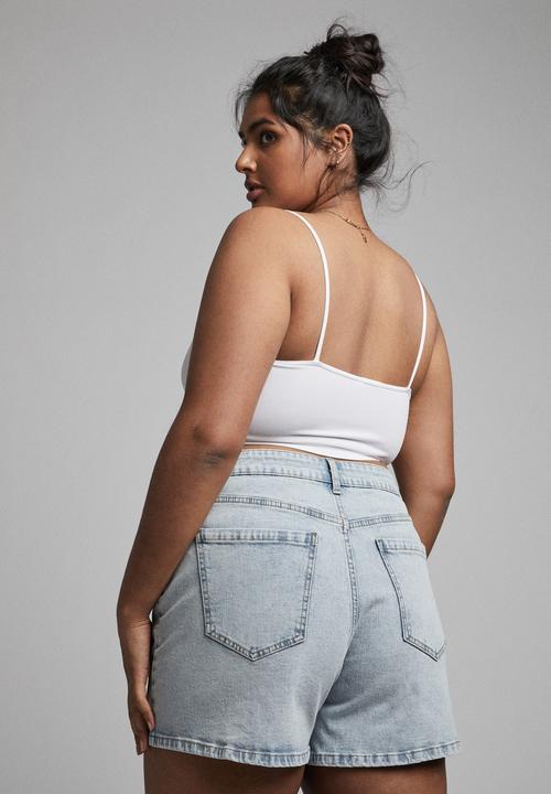 Cotton On - Curve mom high waist denim short - Apollo blue