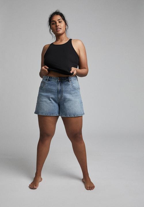 Cotton On - Curve mom high waist denim short - jetty blue