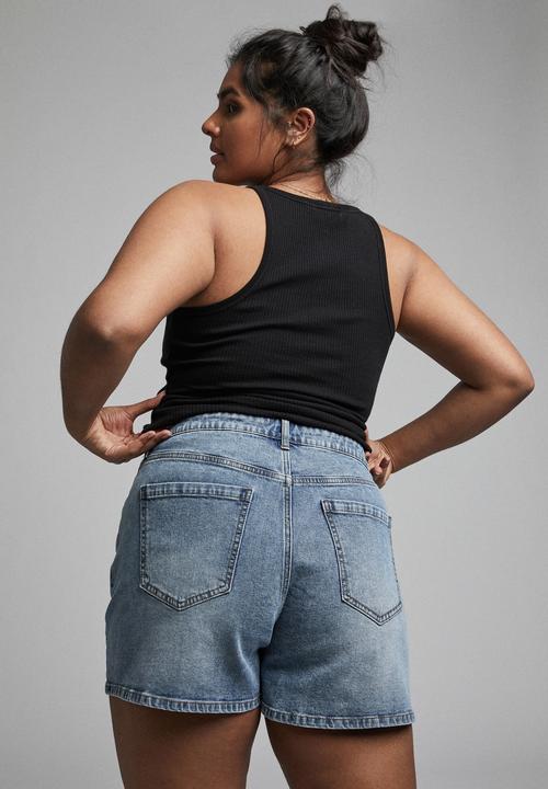 Cotton On - Curve mom high waist denim short - jetty blue