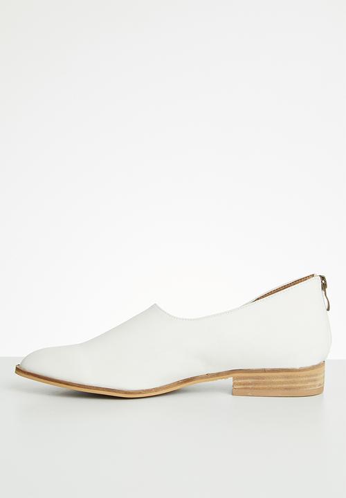 Miss Black - Fusha loafer - white
