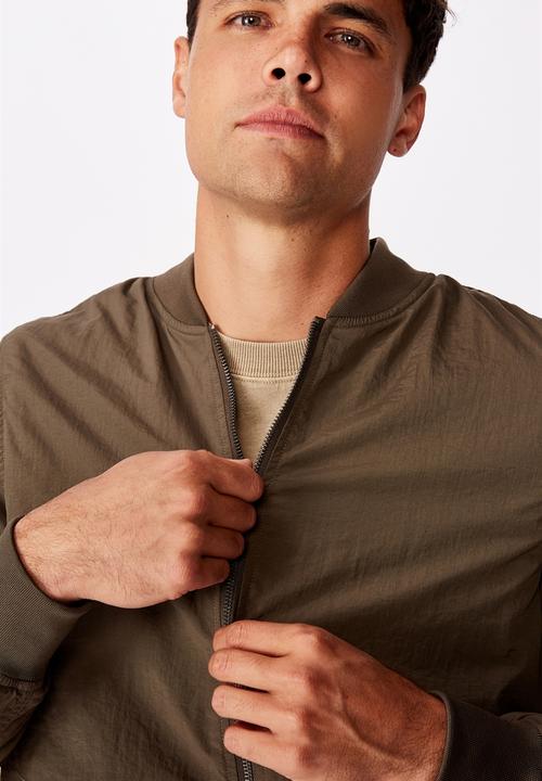Cotton On - Resort bomber jacket - textured khaki