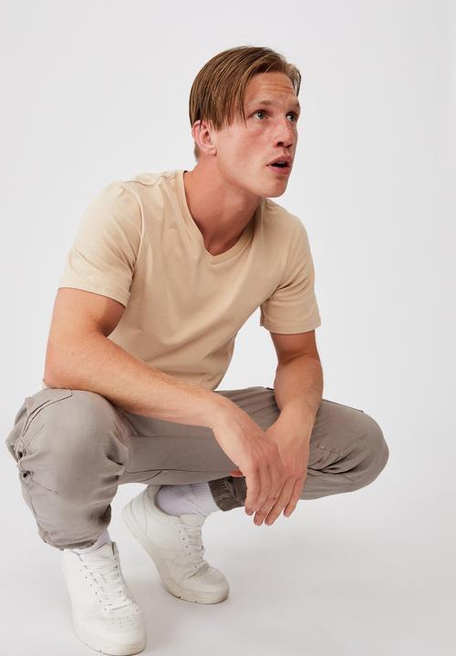 Cotton On - Essential vee neck T-shirt - clay stone