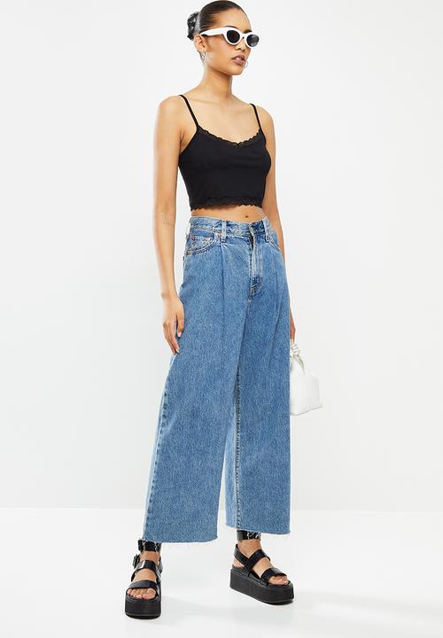 Blake - Cami crop top with lace - black