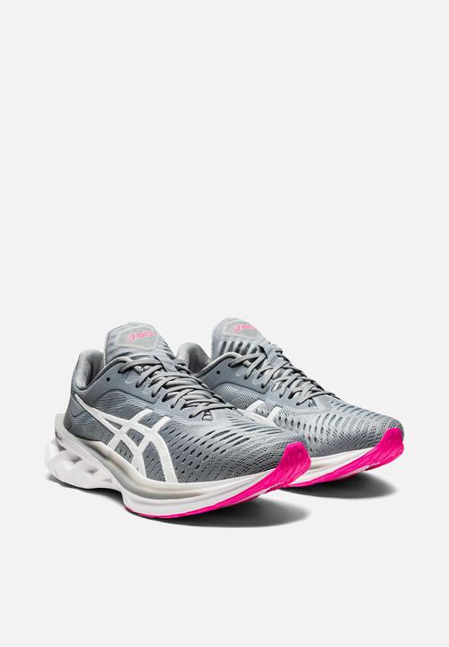 ASICS - Novablast - sheet rock & white