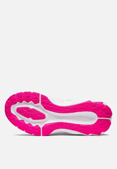 ASICS - Novablast - sheet rock & white