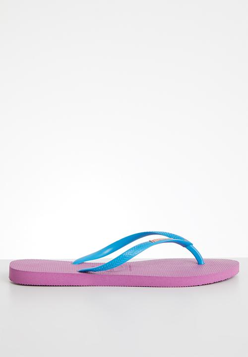 blue and pink havaianas