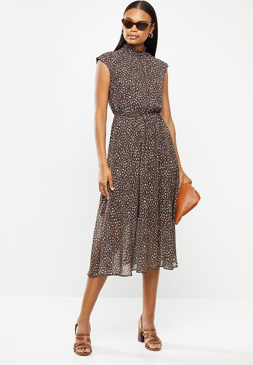 edit - Sleeveless gauged waist midi dress - rust 